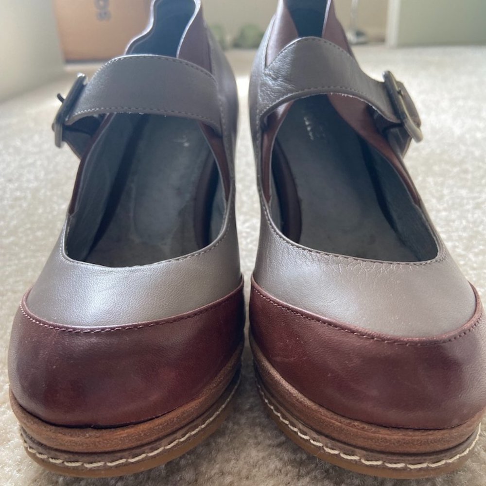90% New Cute Leather Heels With Platform Size 7